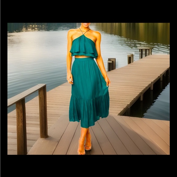 Vintage Style Skirt Set Green Frill Halter Neck Ruffle Design & Midi Maxi Skirt - Picture 5 of 16